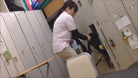 ナース2名の着替え