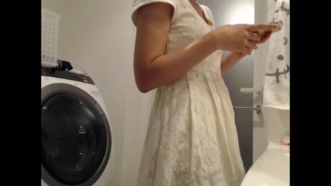 露出好き変態JD妹が脱衣所でオナる！