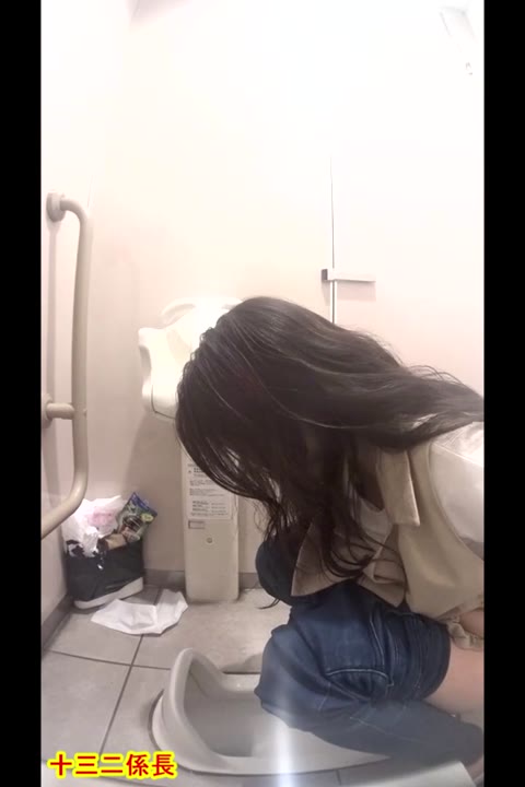 可愛い感じの女の子＆綺麗なキャリアウーマン風お姉さんの恥態