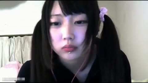 【リモ】ニコ生で切り忘れて着替えだす女性5