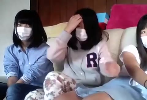 JK3名ダンスチャットでチラ！！