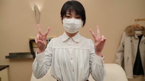 痙攣しながらイキ狂うショートヘアの女の子に大量中出し