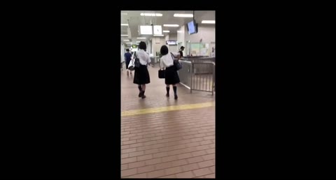 美少女ワンピース生パンレース 制服食い込み赤パンツetc