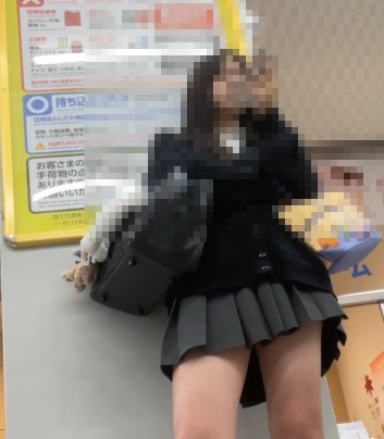 JKお宝＃52 待ち合わせJKと電車内JKのパンチラ