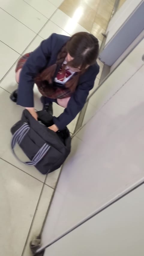 ハニートラップ!?撮影バレ　女子校生のパンティ 4k動画