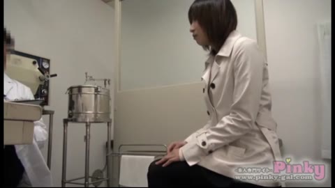肛門科の診察で発情!!黒タイツするり!!どさくさマン触れ｢何かおかしくなっちゃう｣｢内緒にできる？｣