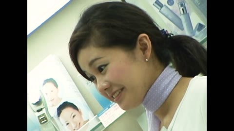 綺麗なお姉さんの腰パンスト。