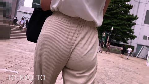 【FHD 60fps】お姉さんのお尻：強風+リブパンツがエロ過ぎた！②