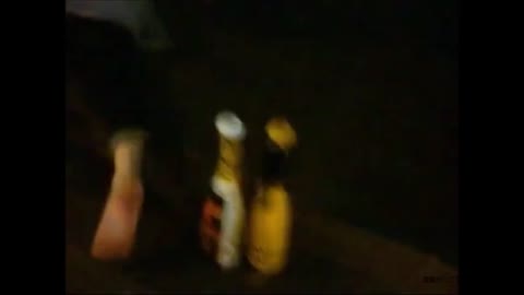 路上で泥酔しているお姉さんの胸