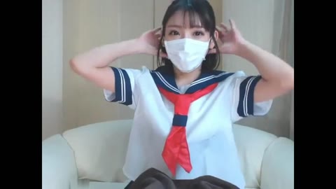 セーラーコスの清楚系お姉さんが脱いで手ブラエロ配信！