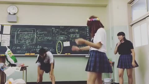 ここは楽園☆女子校文化祭に潜入しパンツ見えまくり見放題★etc3作品