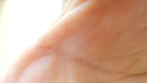けしからん、エスカレーターで盗撮を警戒して最後尾に乗るような娘には悪戯part.54【PC用・縦動画】