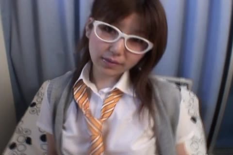 AngelKiss 萌え系美少女のパイパン Momo（葵うさぎ、さくらもも、本城るり、牧野美咲）