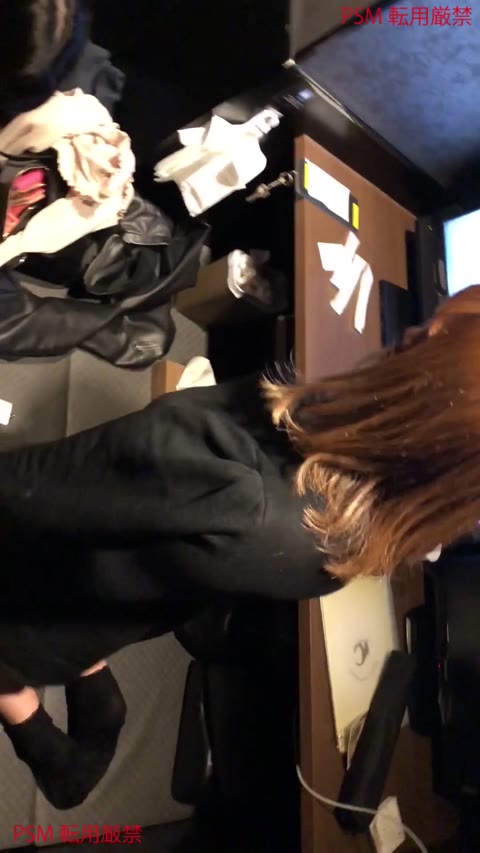 家出女子の実態！漫喫に住みエロ下着撮影で金稼ぎ！
