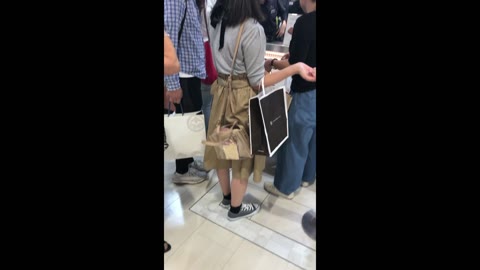きれいなお姉さんの食い込みパンチラ No111