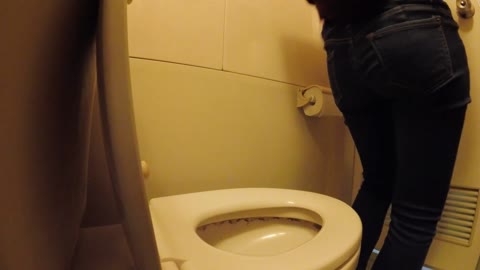 《居酒屋盗撮10》人妻パートタイマー
