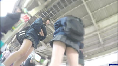 超ミニのJKにピタ♪ヌクヌクな生パン＆エロ太もも見放題！etc3作品