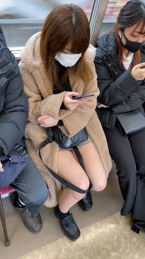 美人お姉さんのエロ過ぎる対面生足美脚387