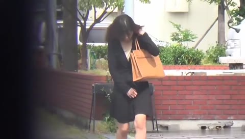 野外オシッコ一部始終。。。若い娘尾行・接近②《無》
