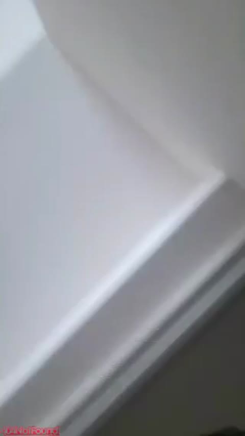 【ミクチャ】ママのベッドの上で脱ぎだすC