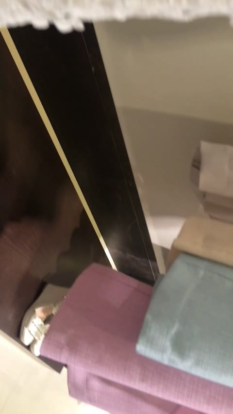 ショップ店員逆さ撮り気が強い性格のお姉さんはTバックpart5