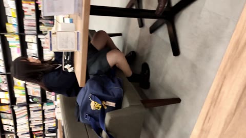 勉強中JK！！図書館でのJK日常パンチラ！！